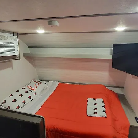 Cozy Rv Escape 7 Min To Universal